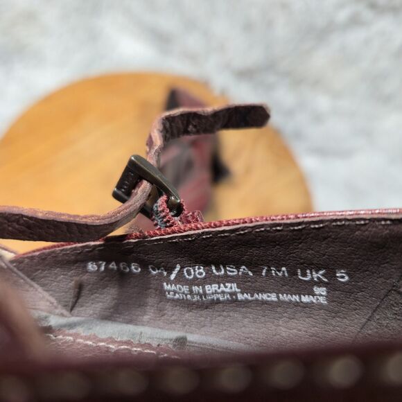 Clarks Artison Womens Size 7 Dark Red Leather Mary Jane Brazillian Made Heels - Picture 8 of 9